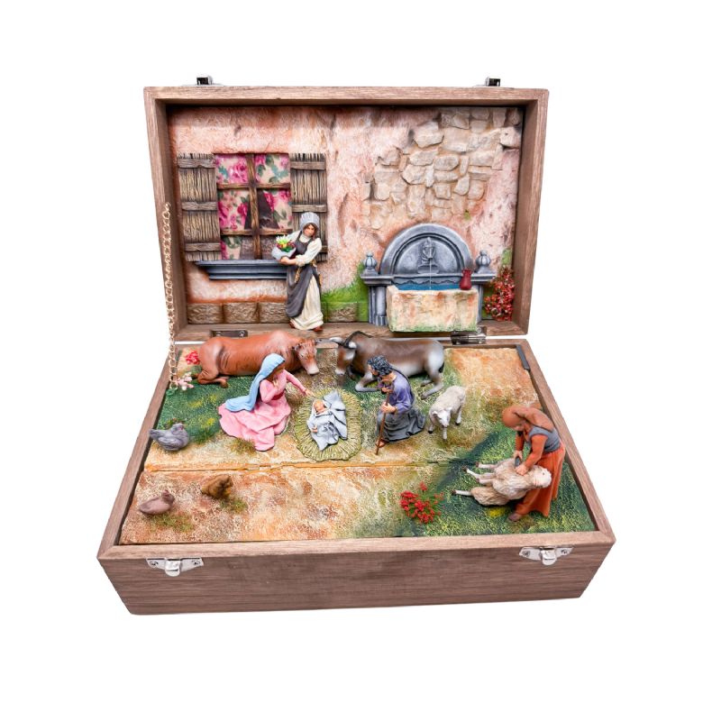 Maletn nacimiento artesanal - 25 x 16 x 9 cm -Escultores espaoles